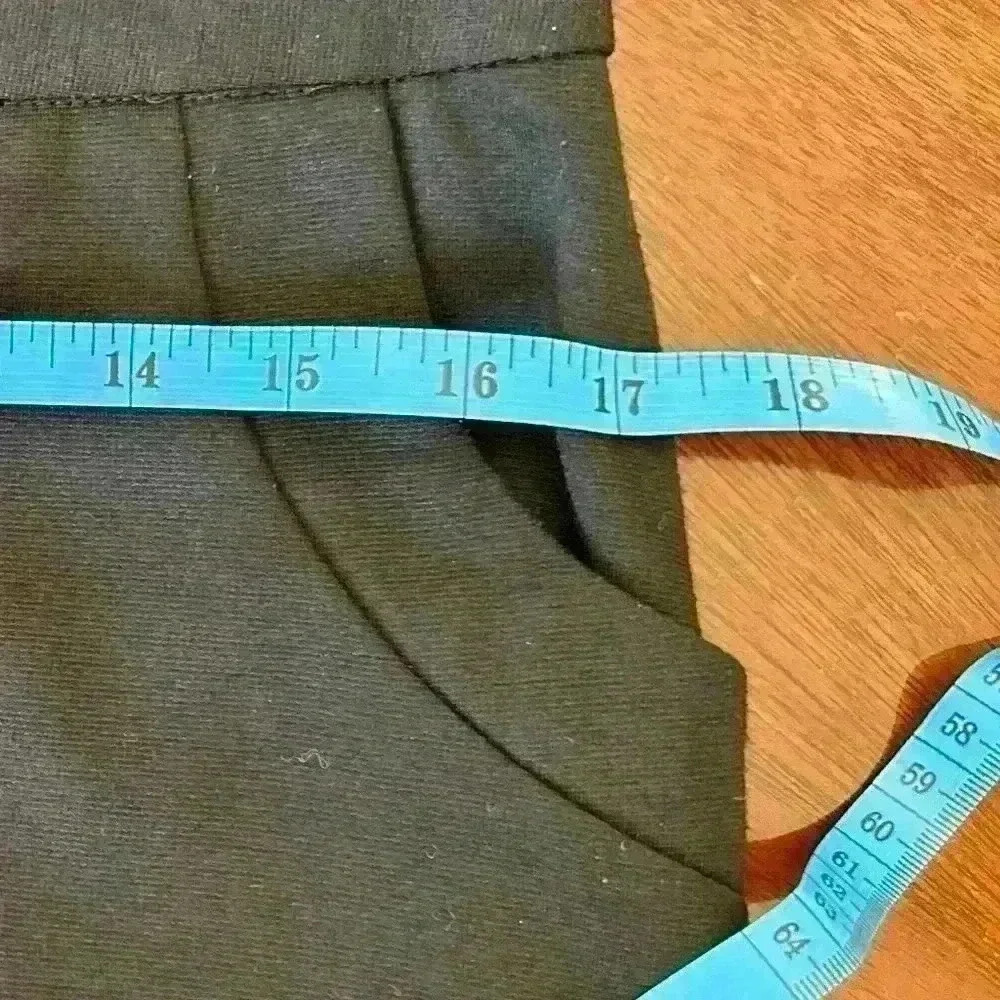 Suzabelle Black Fully Lined Pencil skirt with pockets- Size Medium - Picture 6 of 7